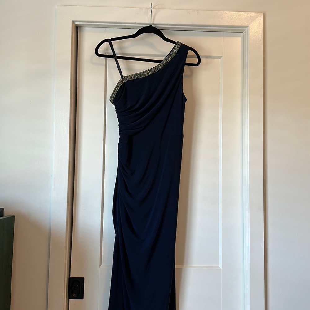Adrianna Papell Jersey ruched navy evening gown 8P